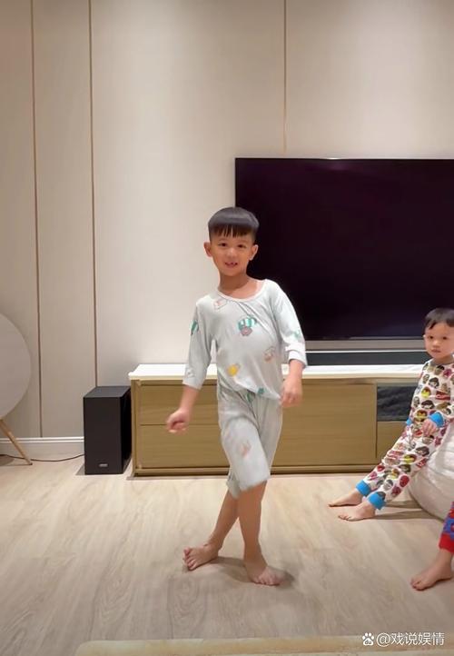 胡杏儿老公和儿子看她唱歌,胡杏儿老公和儿子看她唱歌是第几集