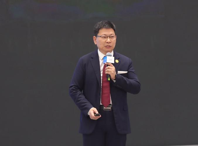 余承东：智界将于7月升级ADS 4.0|界面新闻 · 快讯